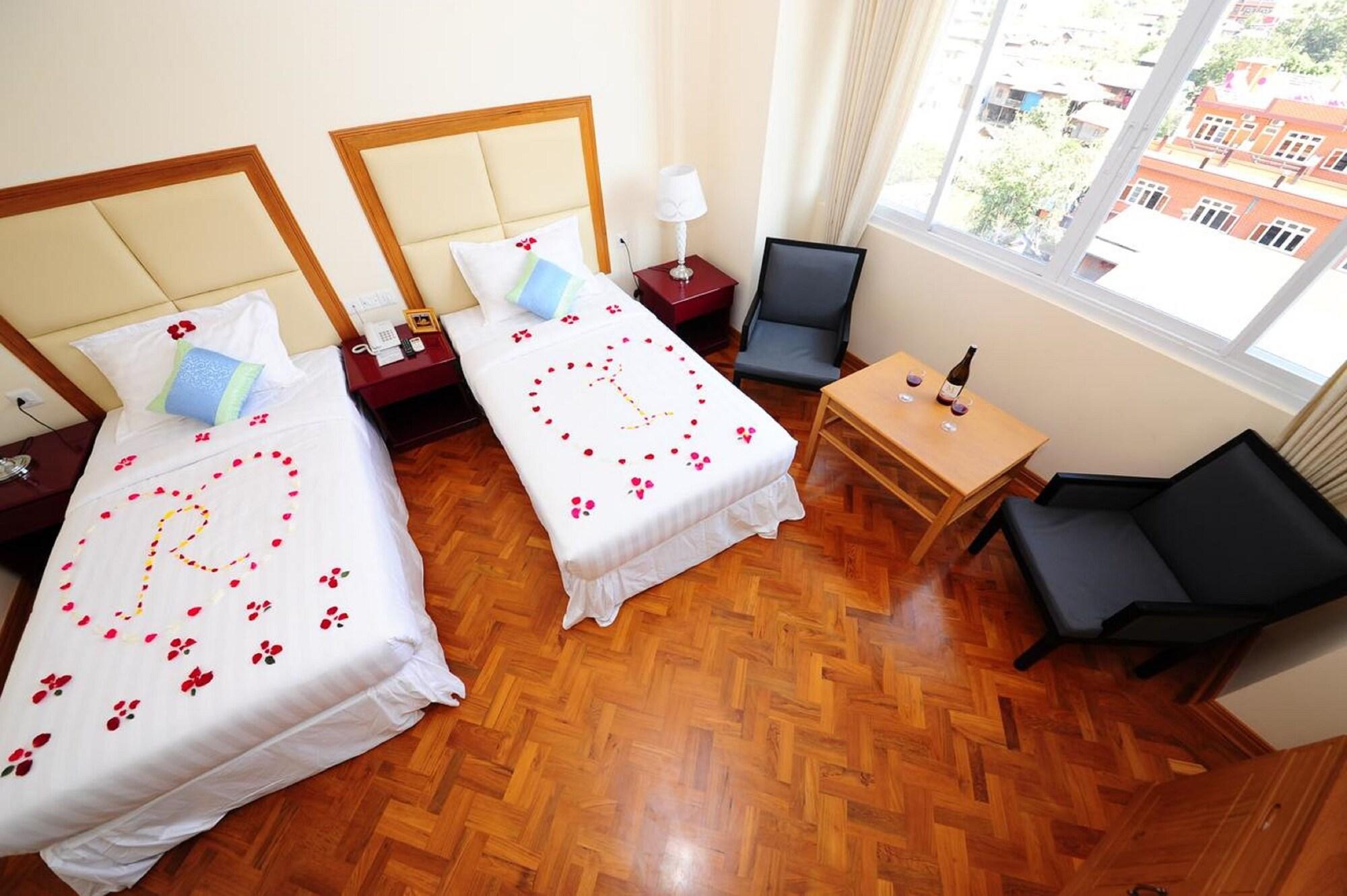 Royal Inlay Hotel Nyaung Shwe Exteriér fotografie